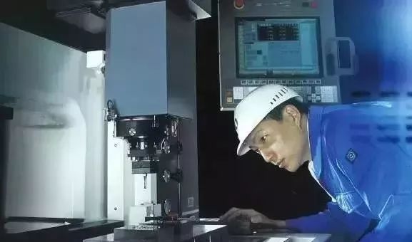 高速銑與傳統(tǒng)銑削、電火花加工有什么區(qū)別，該如何選擇？
