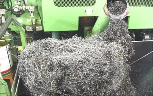 鐵屑總是纏到工件上怎么辦？