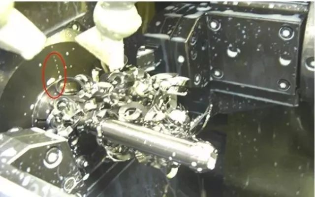 鐵屑總是纏到工件上怎么辦？